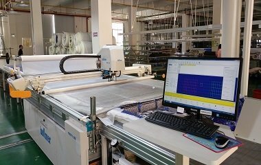 自動(dòng)拉布機(jī)